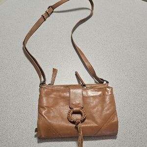 Lucky Brand Vintage Tan Leather Crossbody Bag. Lots Of Pockets